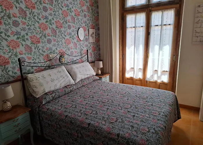 Uria 25 Rooms