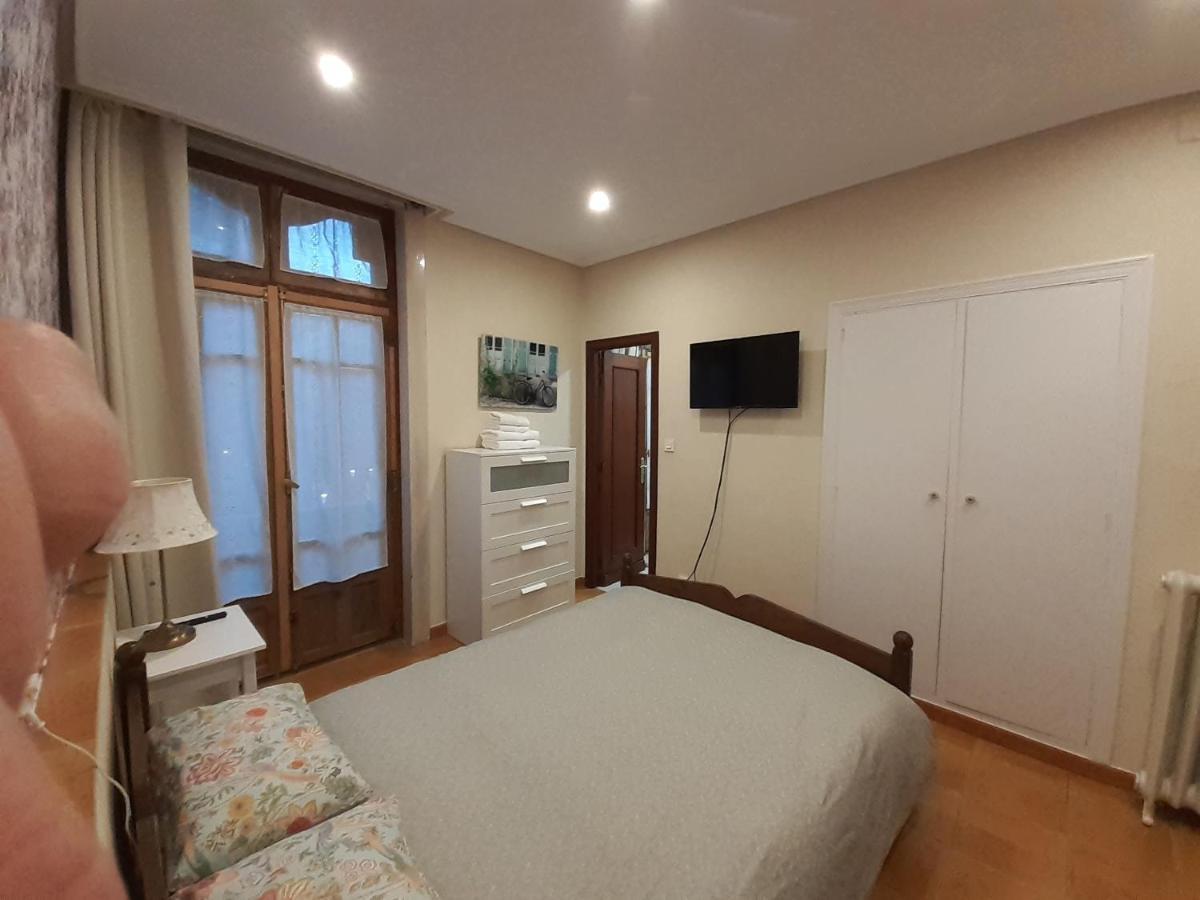 Bed & Breakfast Uria 25 Oviedo