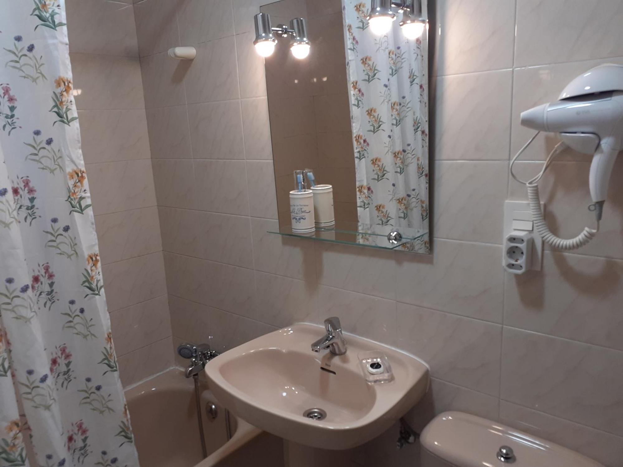 Bed & Breakfast Uria 25 Oviedo